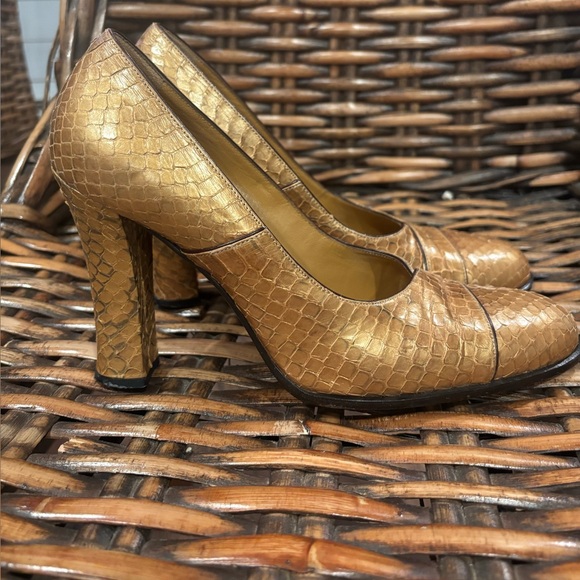 Casadei Gold Textured Heels in size 7 - Picture 12 of 13